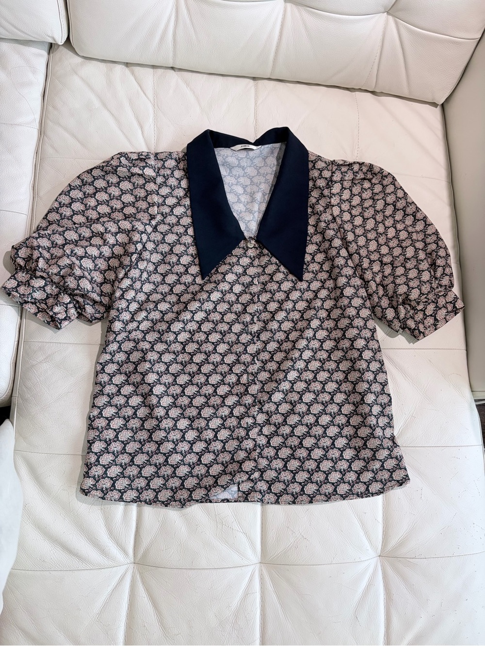 Floral Puff Sleeve Blouse with Contrast Collar - Picture 1 of 1